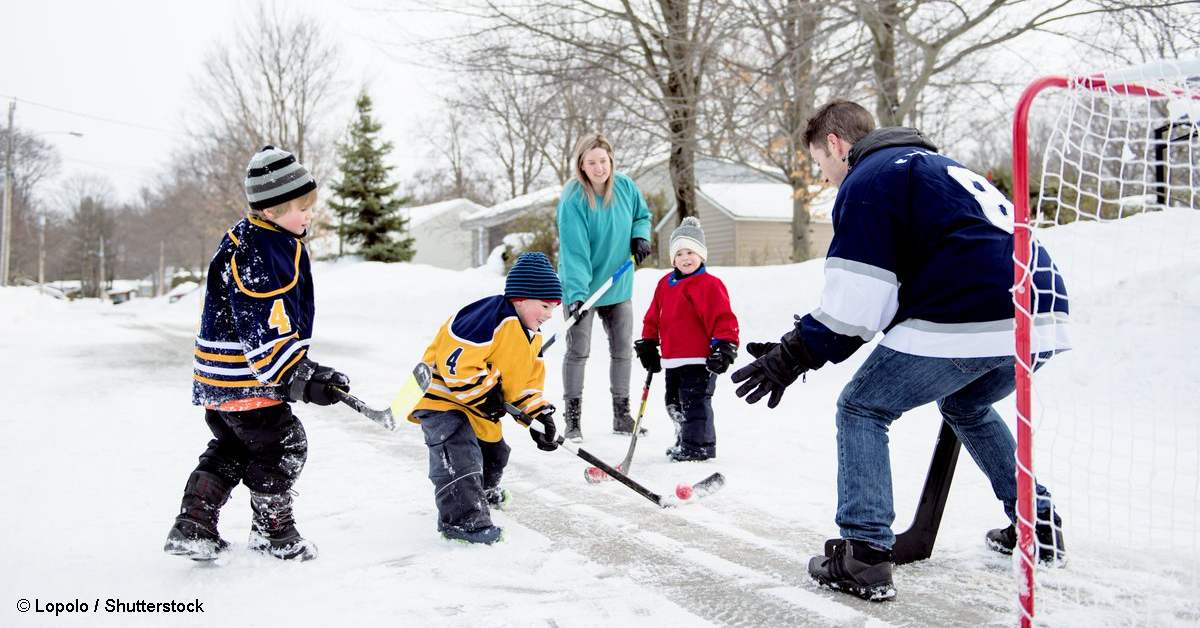 «Всей семьёй»: хоккей, лазертаг и весёлые старты