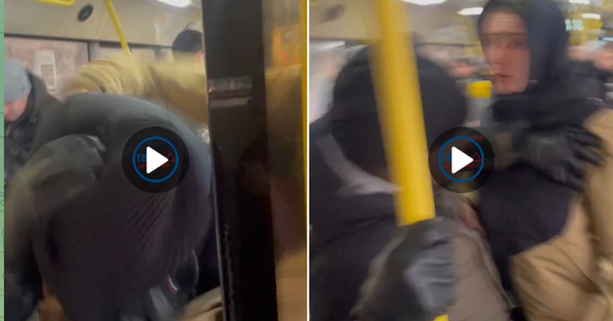 Россияне избили и обматерили зашедшего в автобус темнокожего и попали на видео