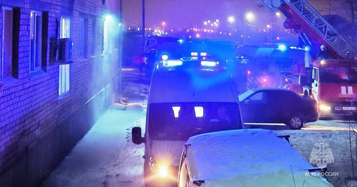 Трое погибли при пожаре в многоквартирном доме в Иркутске