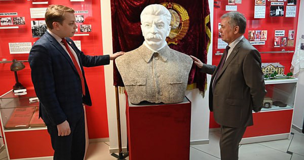 Дух Сталина вызовут в Барнауле 