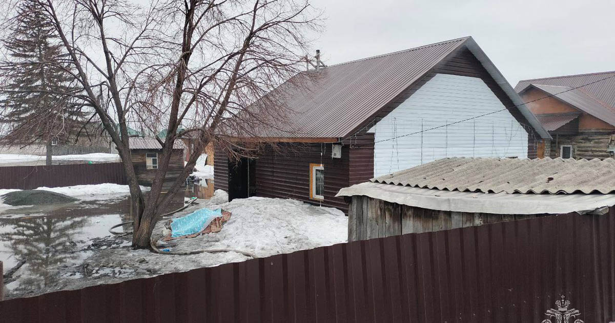 Трое детей погибли при пожаре в Алтайском крае