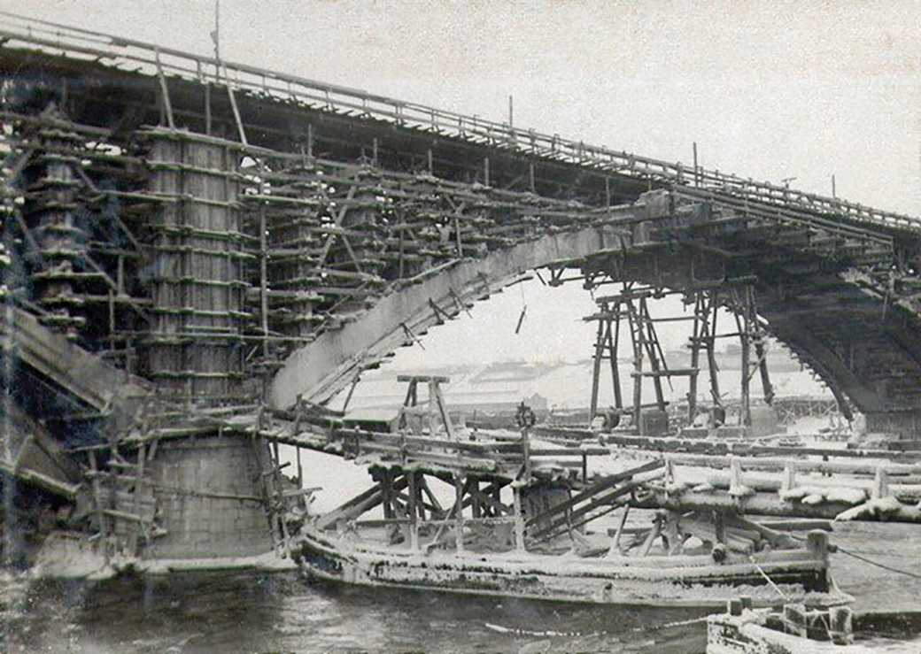 Строительство моста через Ангарув Иркутске. 1935 год