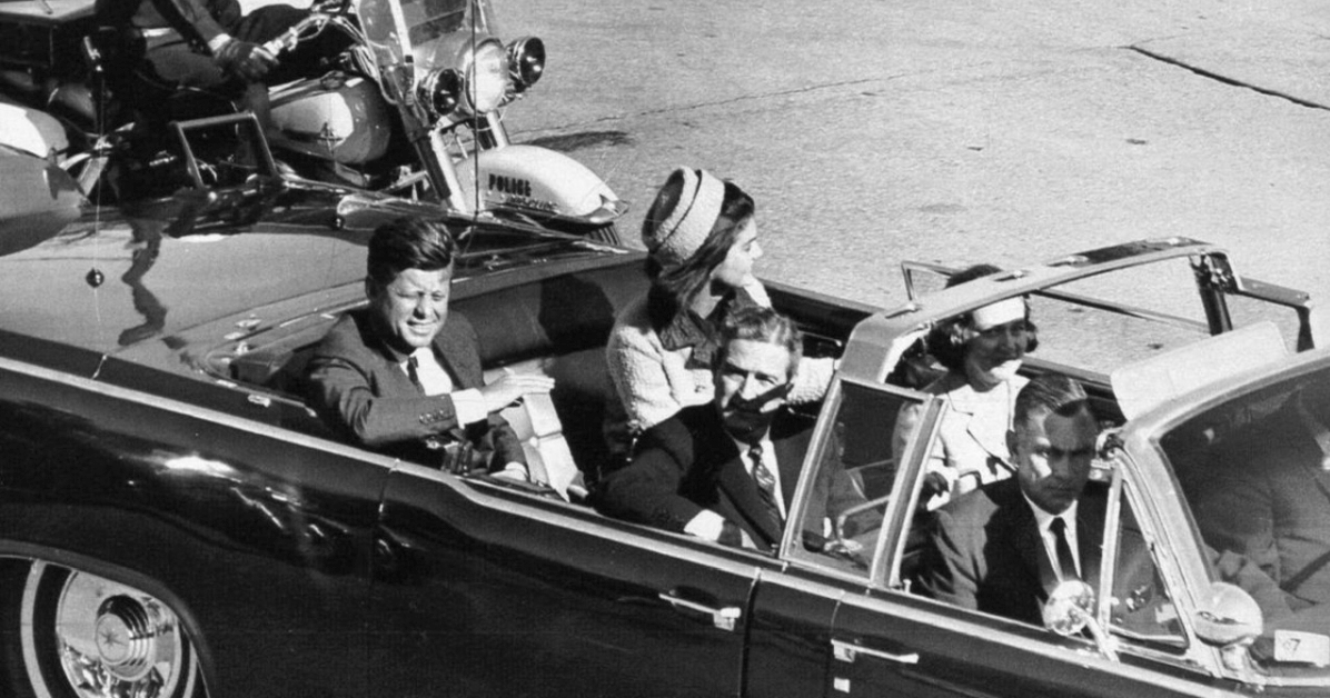 . В этот день, 22 ноября 1963 года, застрелили 35-го президента страны Джона Кеннеди