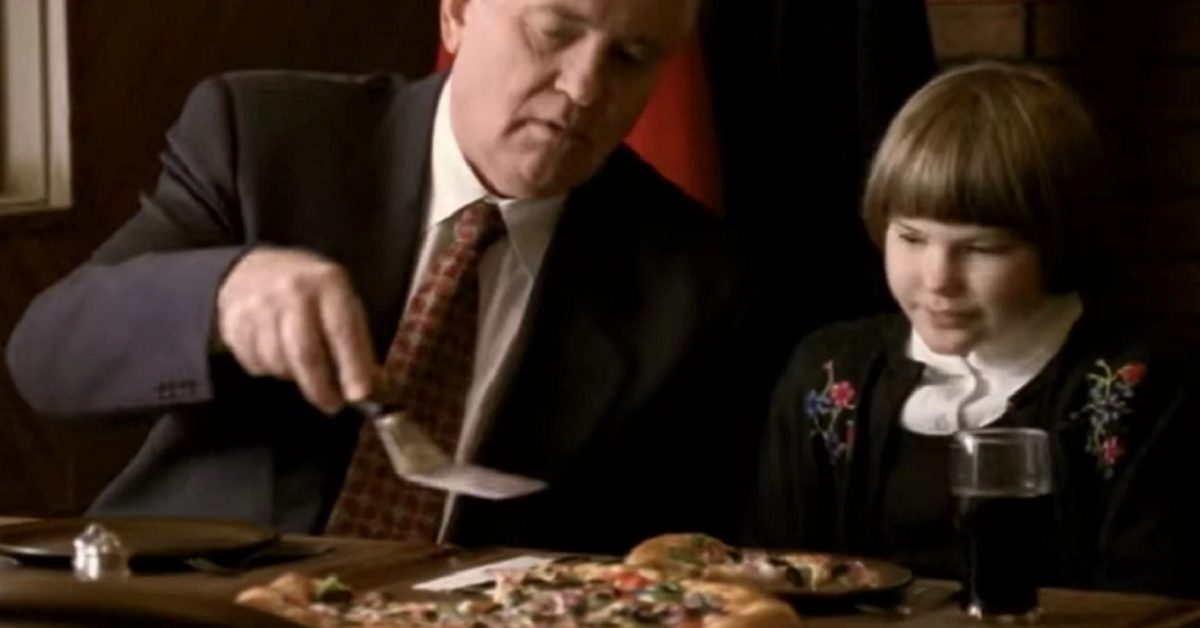 Реклама Pizza Hut с участием Горбачева - его самое странное наследие