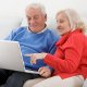 Пожилым людям очень важно общаться, и на помощь им может прийти интернет