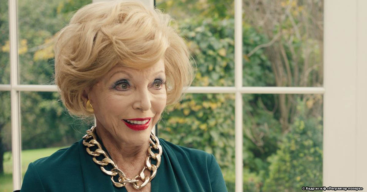 92-летняя звезда сериала «Династия» Джоан Коллинз снялась в купальнике