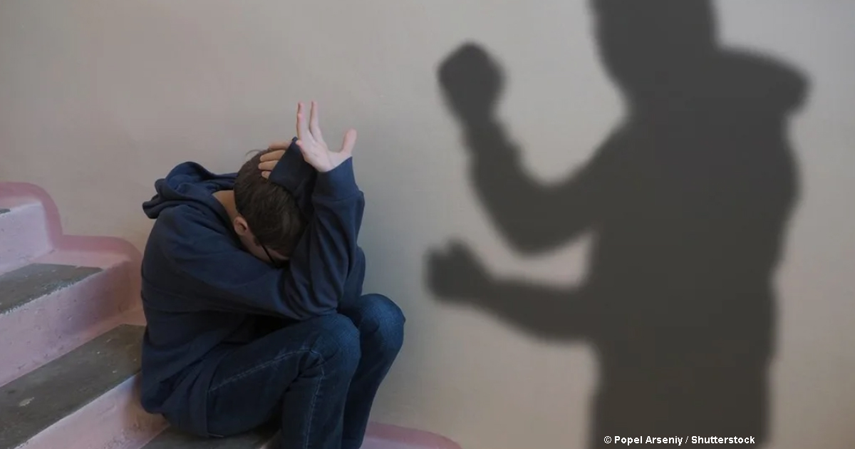 Одноклассники до реанимации избили ученика из-за внешнего вида