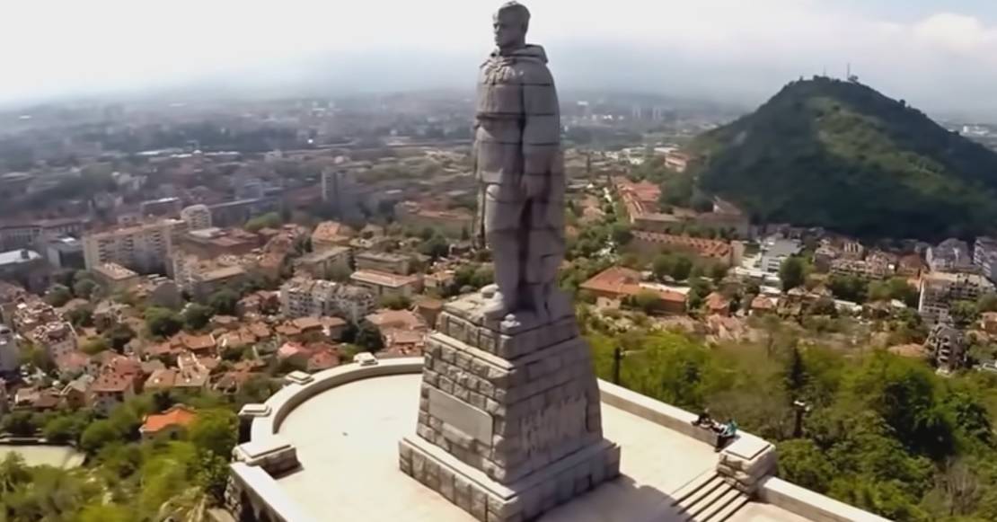 Памятник Алеше предложили демонтировать в болгарском Пловдиве