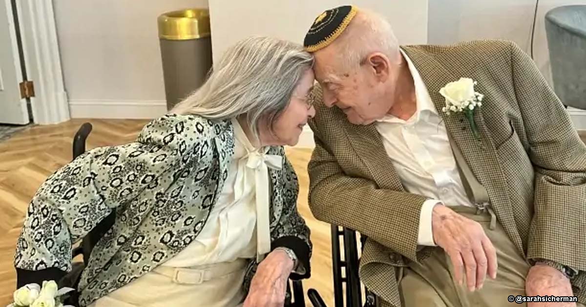 100-летний жених и 102-летняя невеста сыграли свадьбу в доме престарелых