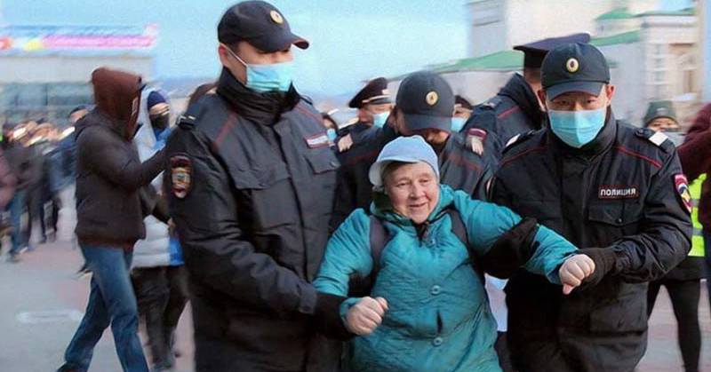 Путин помиловал бурятскую пенсионерку, приговоренную за неповиновение полицейским