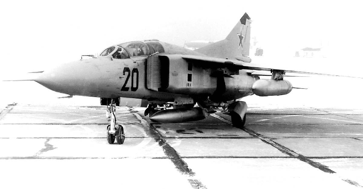 Самолет МиГ-23УБ