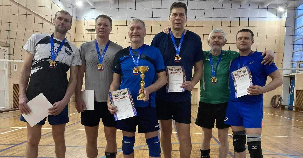 Команда – победитель турнира (слева направо): Владимир Коваливнич, Максим Чайкисов, Сергей Фаттахов, Александр Тарасенко, Борис Пошвенчук и Максим Дяденко Команда – победитель турнира (слева направо): Владимир Коваливнич, Максим Чайкисов, Сергей Фаттахов, Александр Тарасенко, Борис Пошвенчук и Максим Дяденко