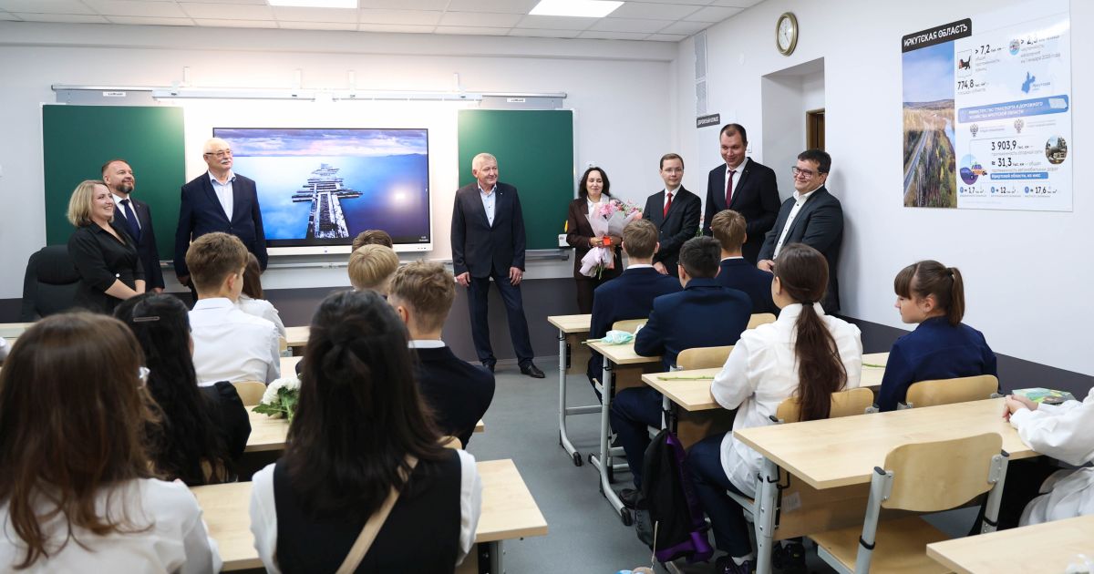 В Иркутске создали первый «дорожный класс» в школе № 18. С инициативой выступил депутат Госдумы Сергей Тен
