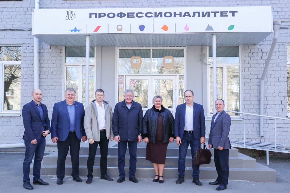 Руководители АО «Труд» посмотрели, как готовят специалистов для дорожной отрасти в иркутском СКТиС
