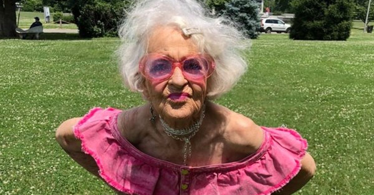 В 97 лет умерла известная блогер Бадди Винкл