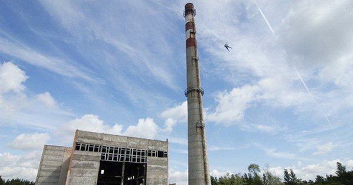 В Ленобласти пенсионерка спрыгнула с 88-метровой трубы