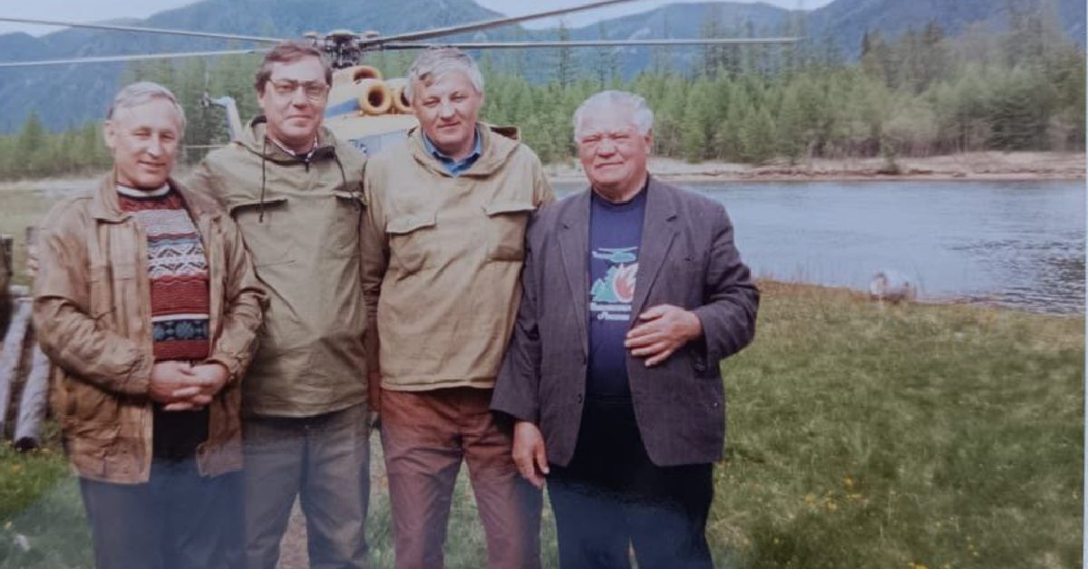 Второй слева собкор «Лесной газеты» В. Н. Калинкин