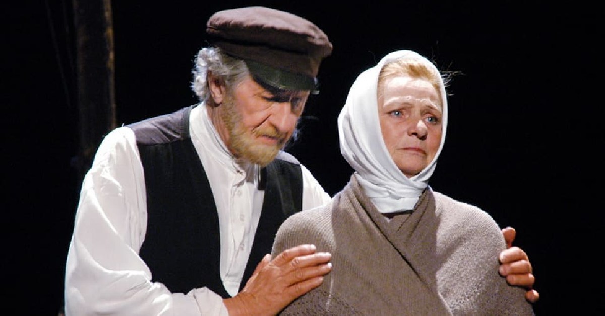 Виталий Венгер (Тевье-молочник) и Наталия Королёва (Голда) в спектакле «Поминальная молитва» Виталий Венгер (Тевье-молочник) и Наталия Королёва (Голда) в спектакле «Поминальная молитва»