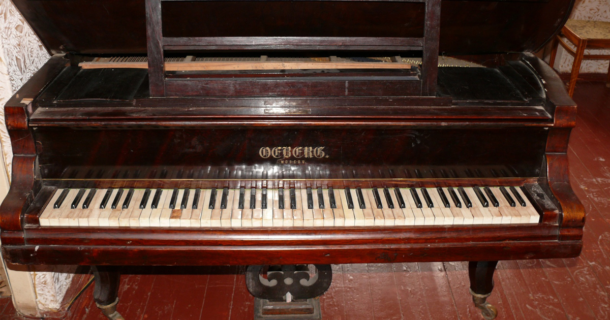 В музей декабристов привезли рояль внука Сергея Трубецкого