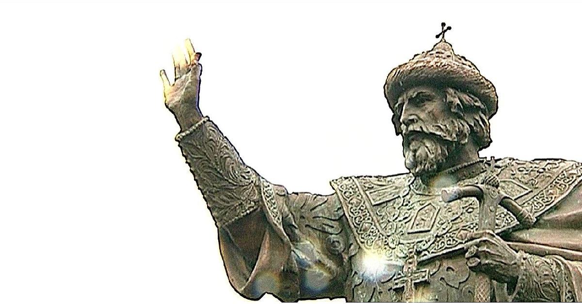 Кто на Руси был первым "грозным" царем?