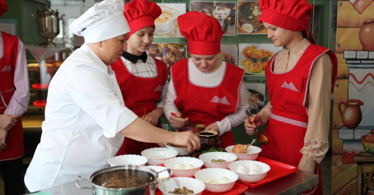МУП «Комбинат питания» продолжает проект, посвященный дням русской национальной кухни