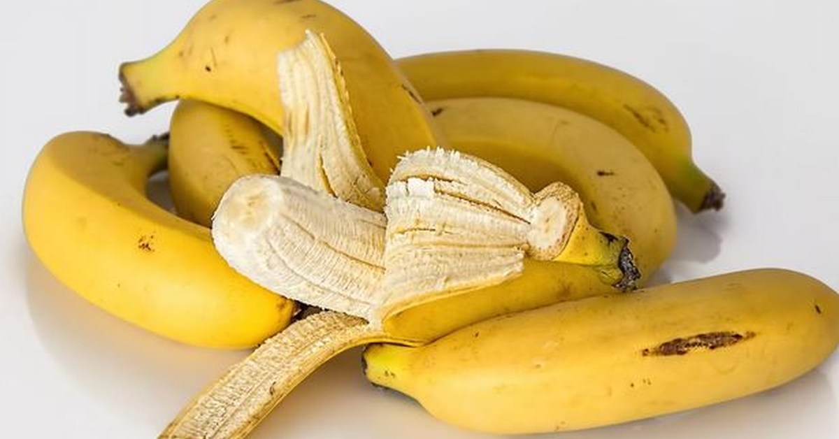 Банан или банановые шкурки в домашних масках для лица заменят ботокс и расправят морщинки