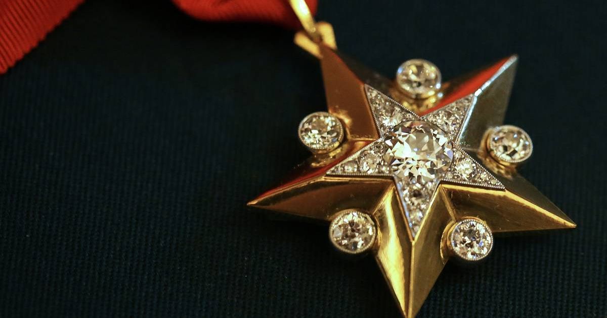 Указом Президиума Верховного Совета СССР 2 сентября 1940 года был введен знак различия для маршалов Советского Союза – «Маршальская Звезда».